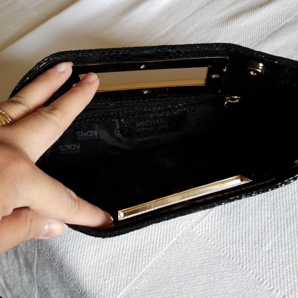 MICHAEL KORS BLACK PYTHON CLUTCH - Picture 2 of 6